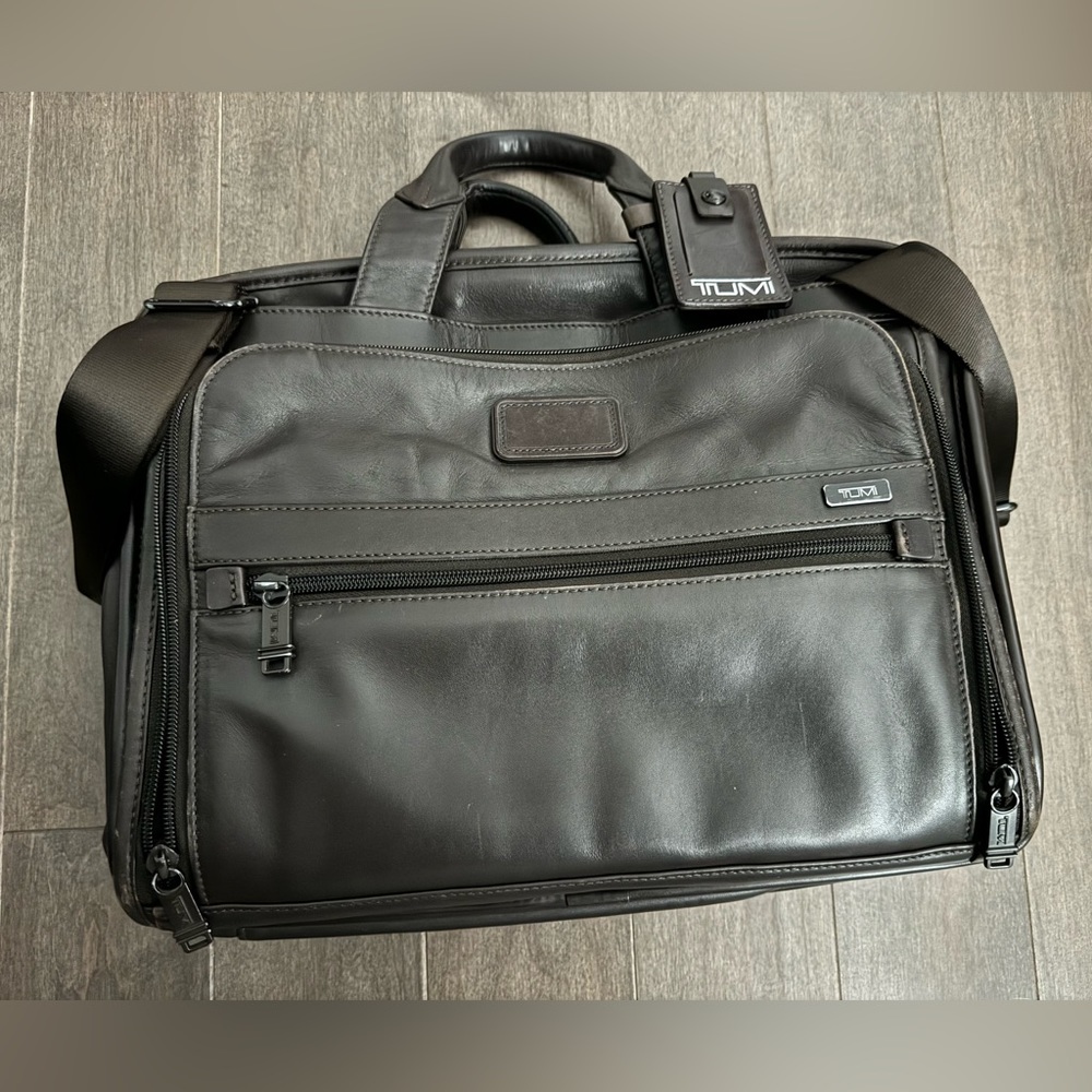 TUMI - rare dark brown Napa leather modern briefcase, laptop T-Pass for airports